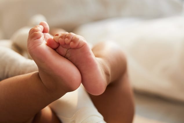 Image of newborn baby’s feet
