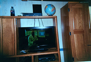 15_0062_t4.jpg Photo of a flat-screen television in the home