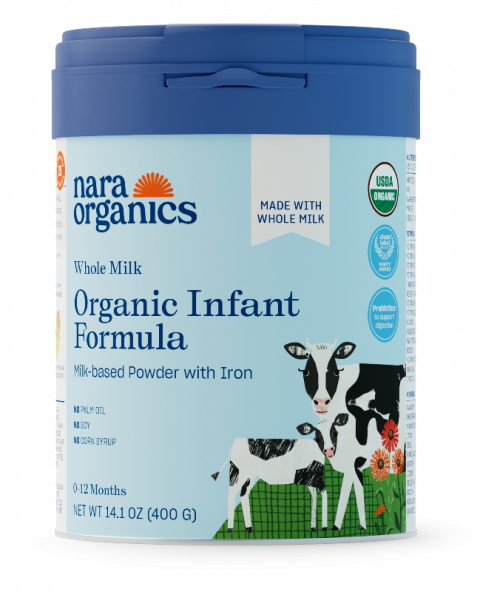 Envase de f&oacute;rmula infantil org&aacute;nica a base de leche entera Nara Organics.
