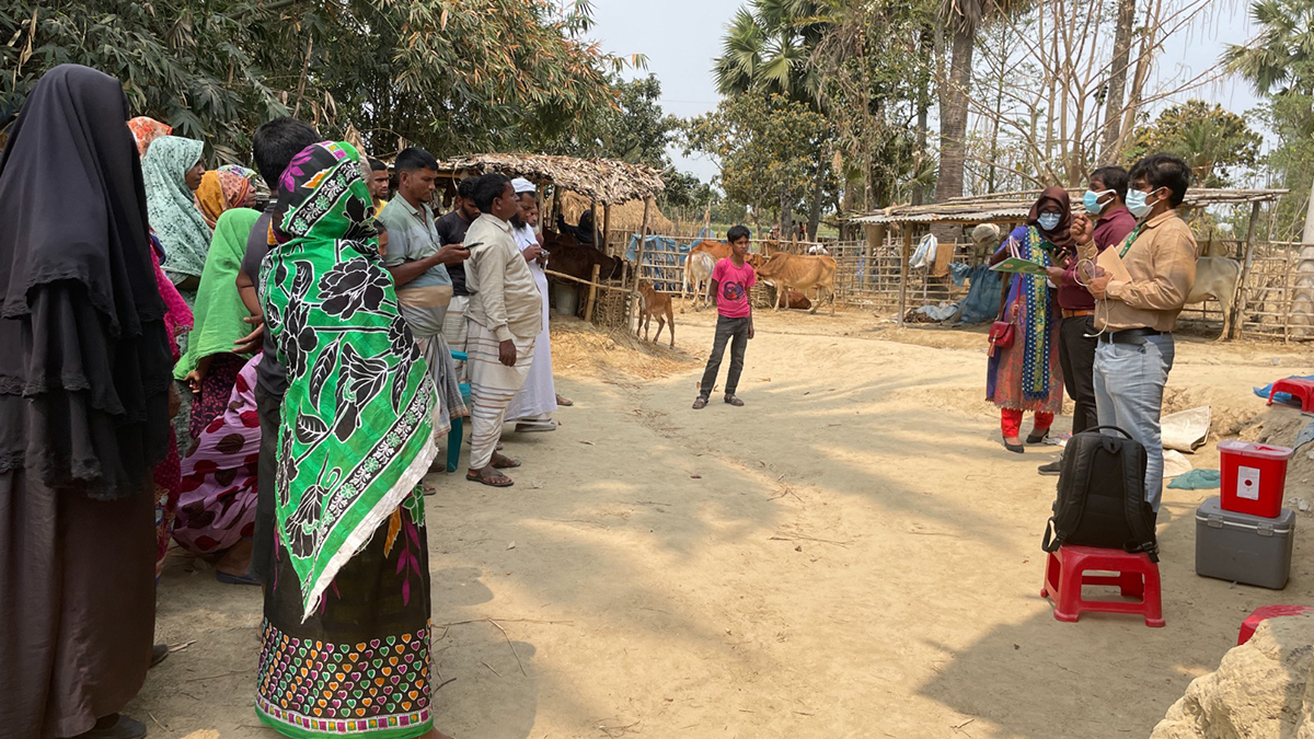 FETP residents conduct risk communication with community members