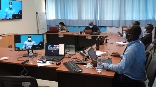 Cote d’Ivoire health care professionals deliver online rapid response training to incoming responders over video calls