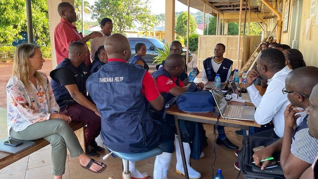 FELTP participants having a meeting outdoors