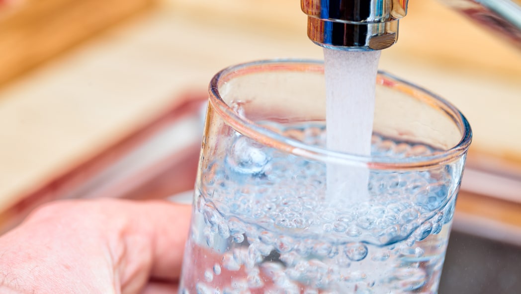 how to clean tap water