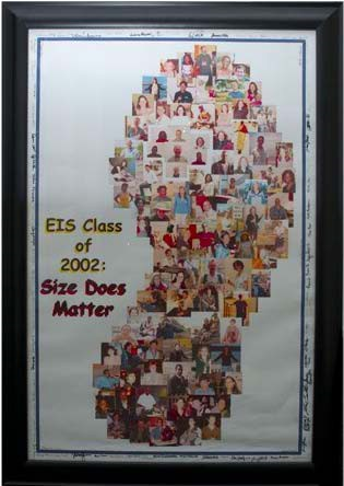 2002.png Photo montage in the shape of the emblem of shoe leather epi work.