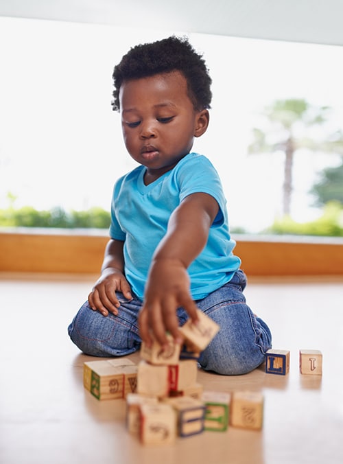 Comprendiendo el autismo en niños  ¿Por qué se produce el TEA y qué  factores de riesgo existen? 