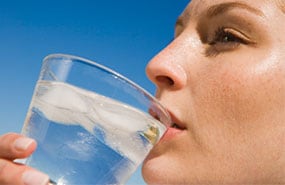 https://www.cdc.gov/nutrition/images/data-statistics/drinking-water_285x185px.jpg?_=18229