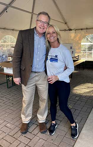 Dr. Mullett and Lindi at an event to raise awareness about lung cancer.