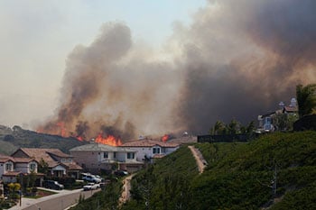 Humo de incendios forestales atrapa a Cuernavaca